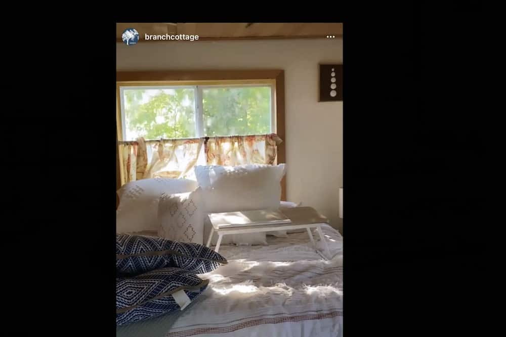 Photo of Bedroom in Kawartha Lakes