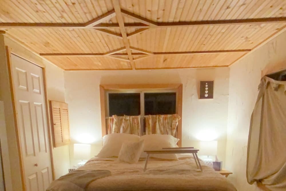 Photo of Bedroom in Kawartha Lakes