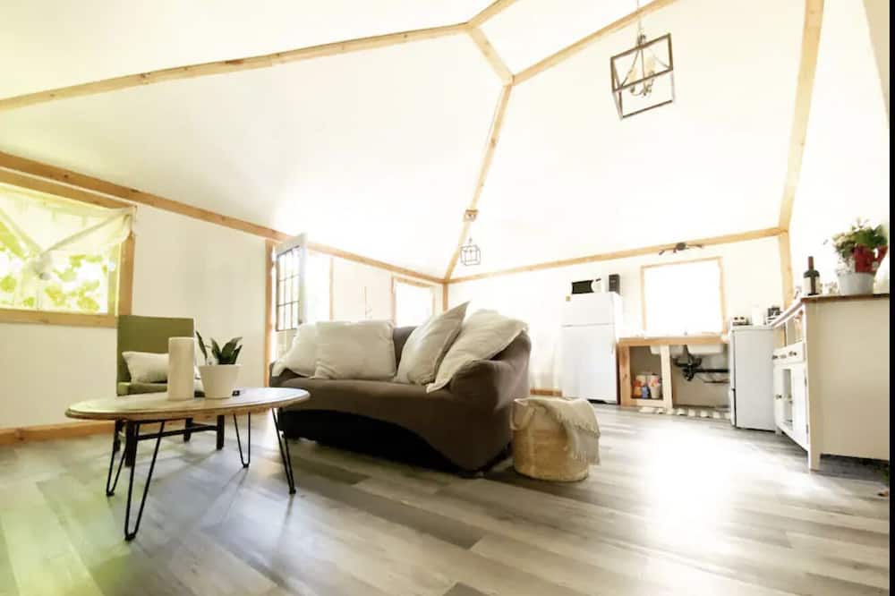 Photo of Livingroom in Kawartha Lakes