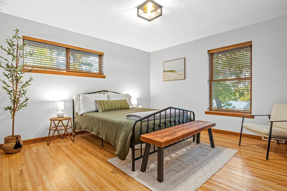 Photo of Bedroom in Coon Rapids
