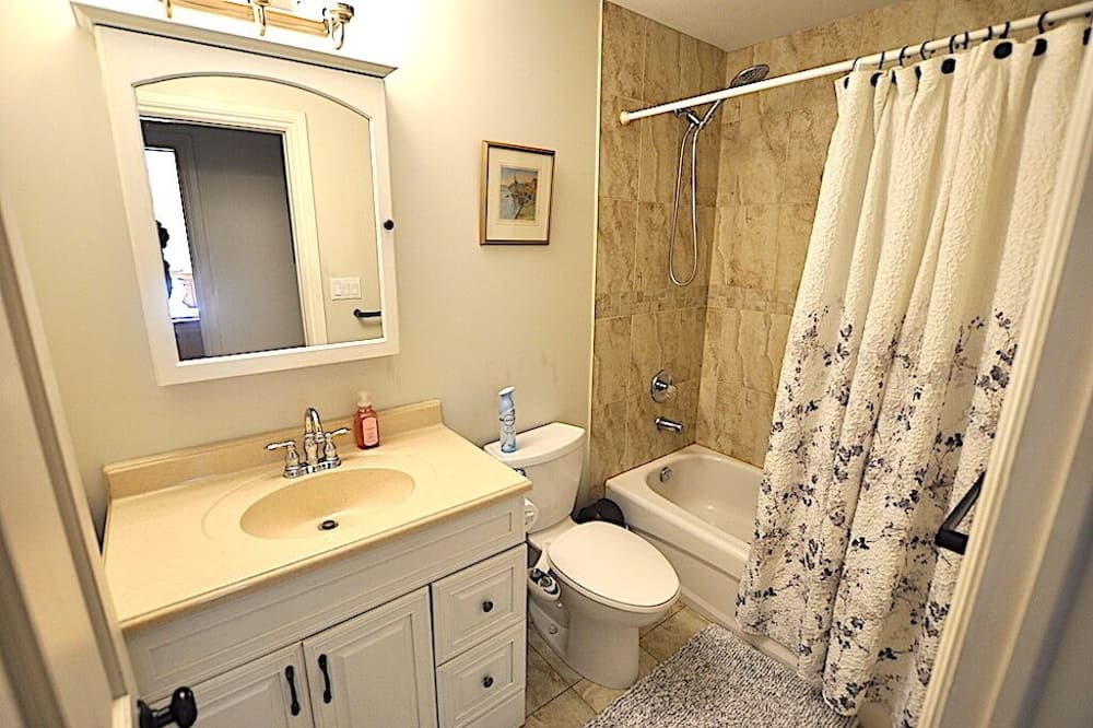 Photo of Bathroom in Irondale