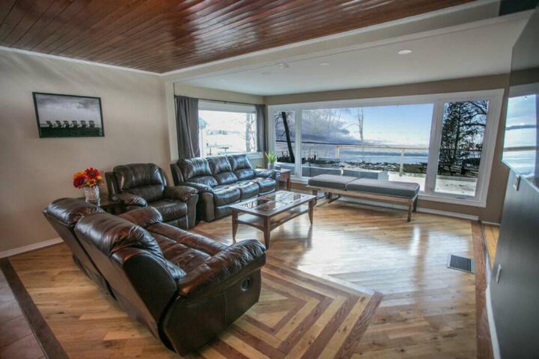 Photo of Livingroom in Scugog