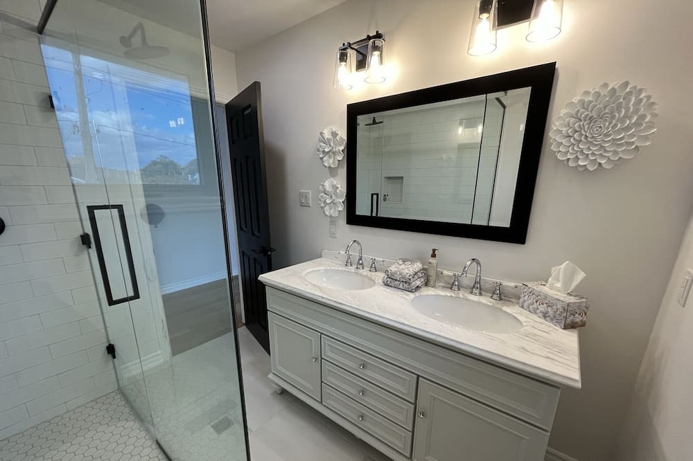 Photo of Bathroom in Port Stanley