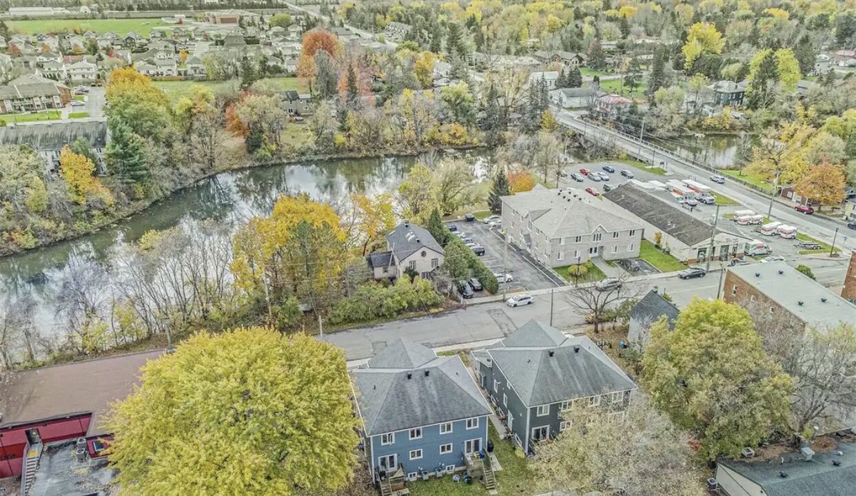 Photo of Outdoor in Russell