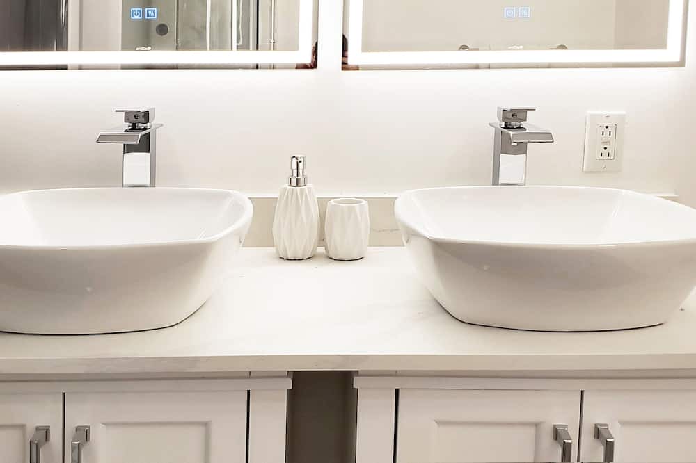 Photo of Bathroom in Paris