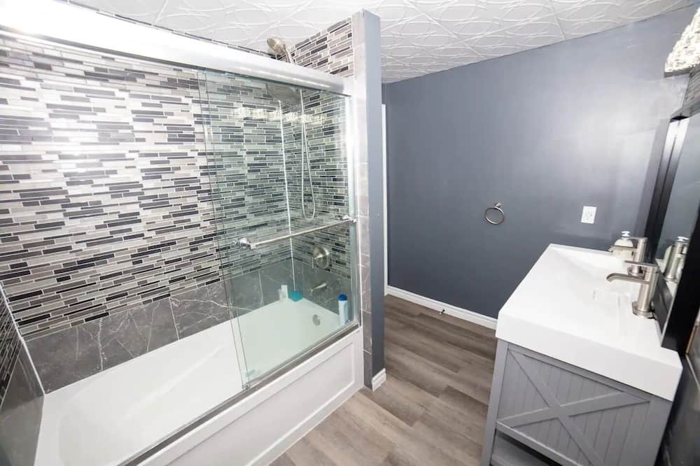 Photo of Bathroom in St. Clair