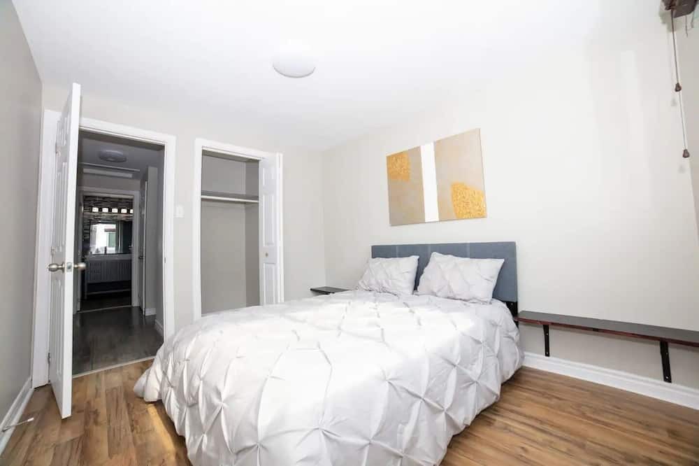 Photo of Bedroom in St. Clair