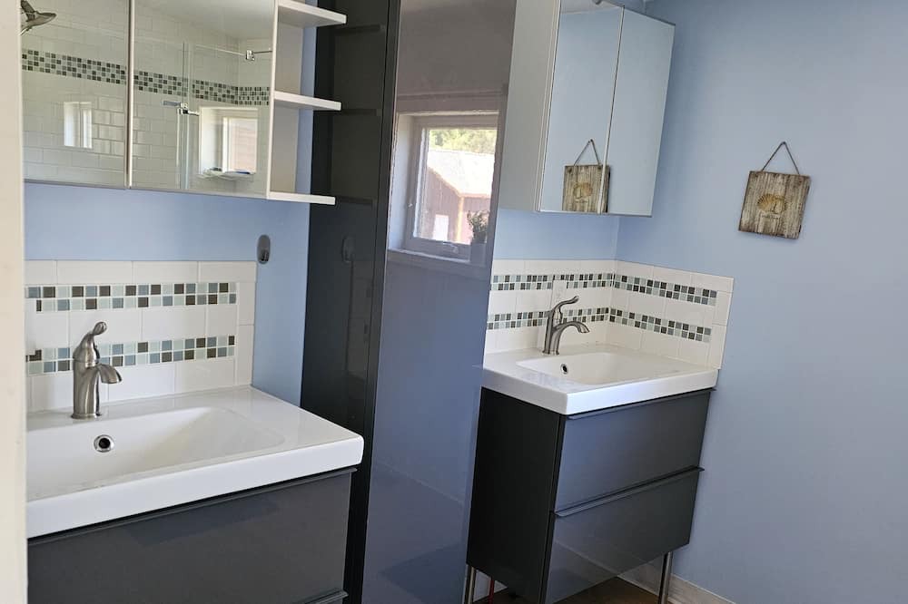 Photo of Bathroom in Backus