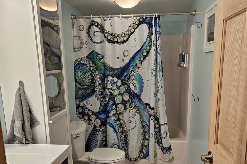 Photo of Bathroom in Backus