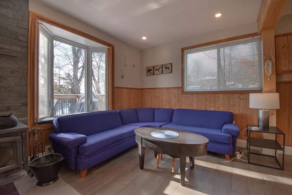 Photo of Livingroom in Irondale