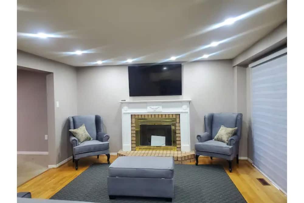 Photo of Livingroom in Barrie