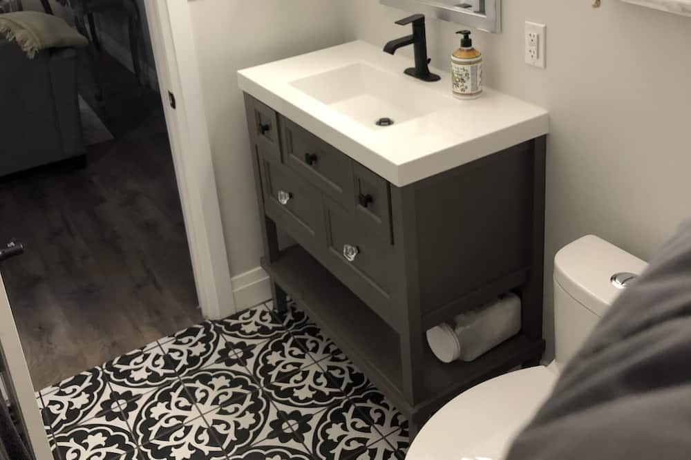 Photo of Bathroom in Faraday