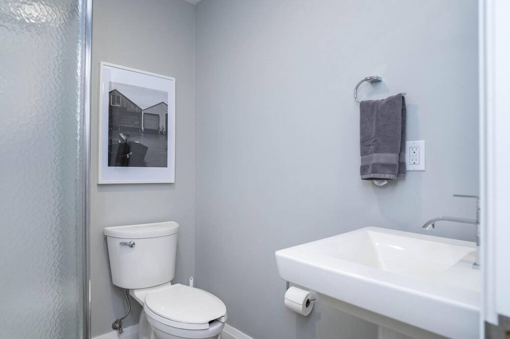 Photo of Bathroom in Long Point