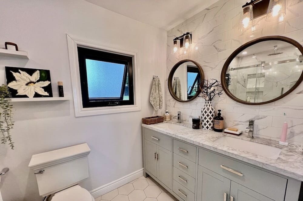 Photo of Bathroom in Valentia