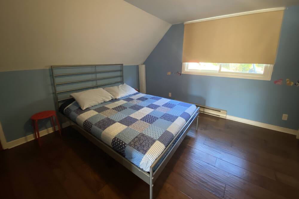 Photo of Bedroom in Leeds and the Thousand Islands