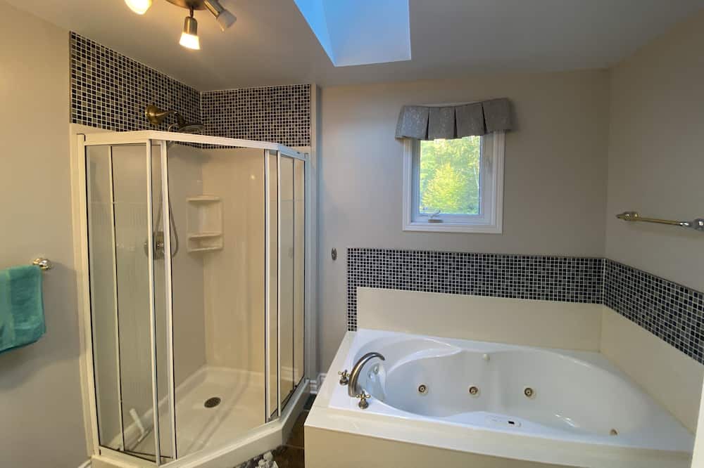 Photo of Bathroom in Leeds and the Thousand Islands