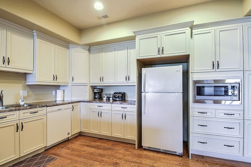 Photo of Kitchen in Twin Bay