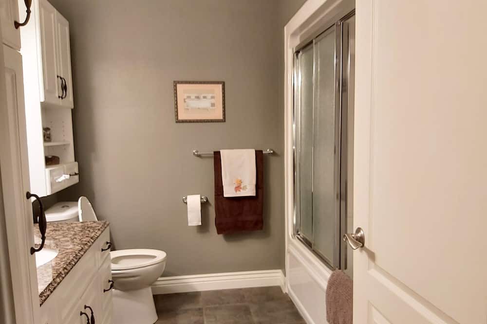 Photo of Bathroom in Twin Bay