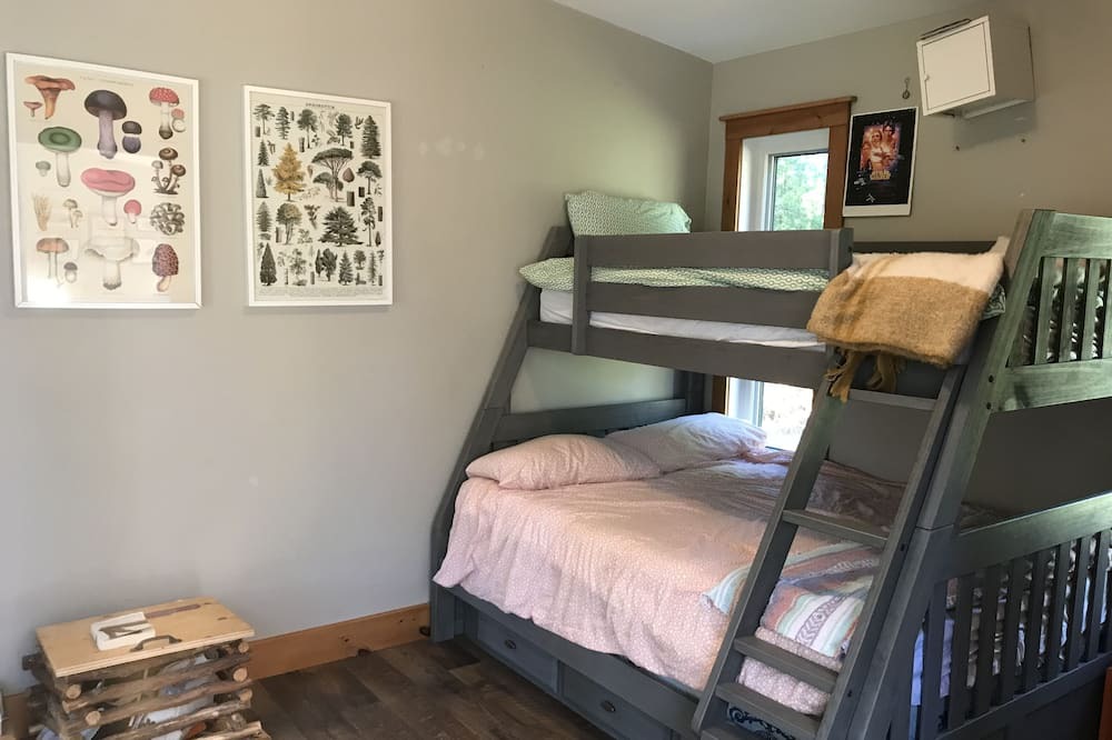 Photo of Bedroom in North Frontenac