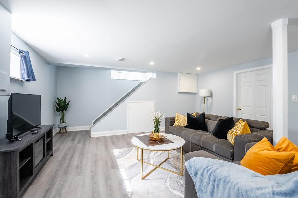 Photo of Livingroom in Dunnville