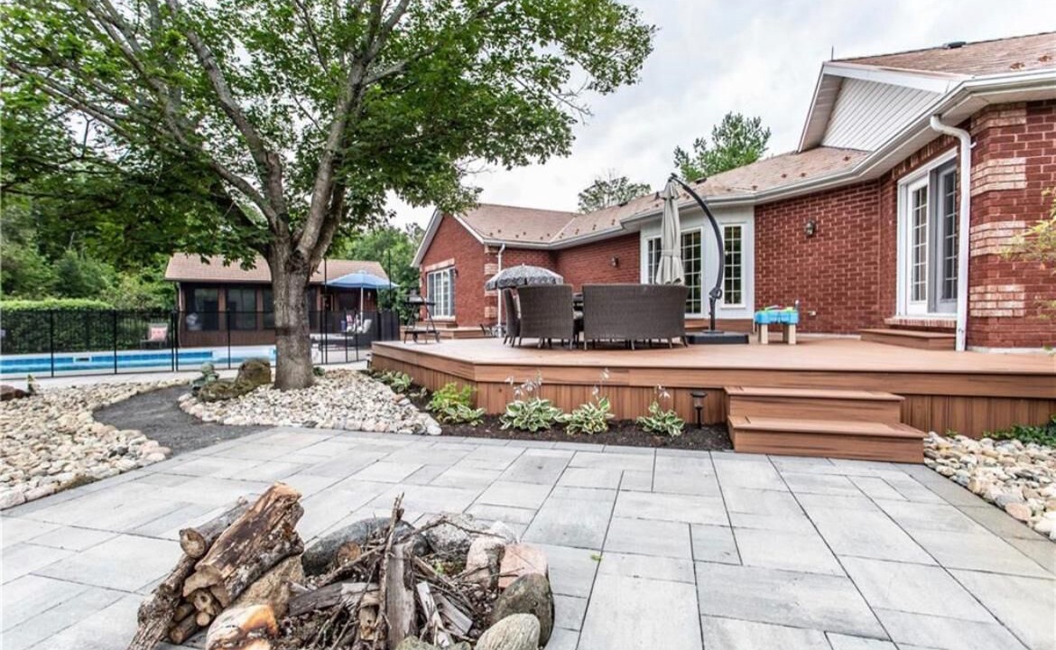 Photo of Patio Balcony in Central Frontenac