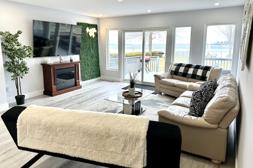 Photo of Livingroom in Orillia
