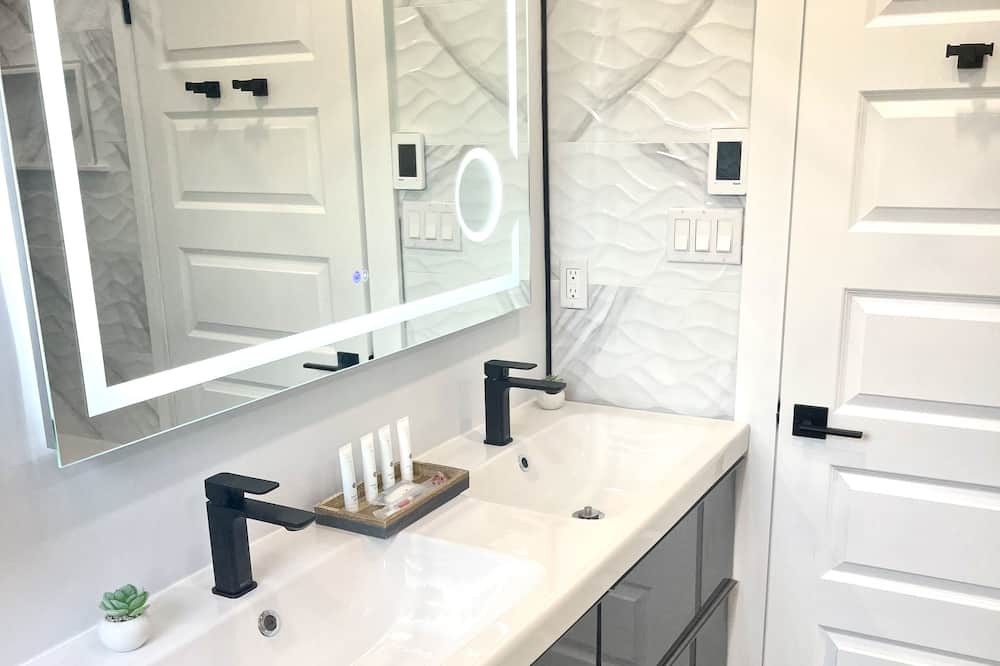 Photo of Bathroom in Orillia