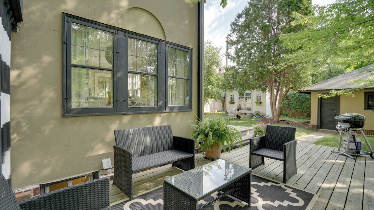 Photo of Outdoor in Lynnhurst