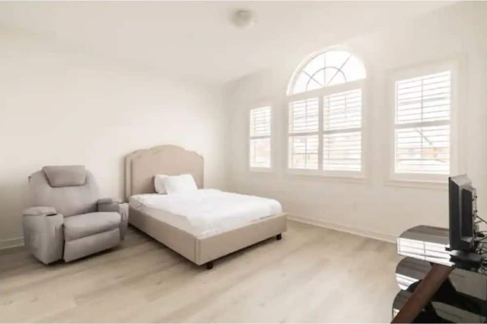 Photo of Bedroom in Durham Region