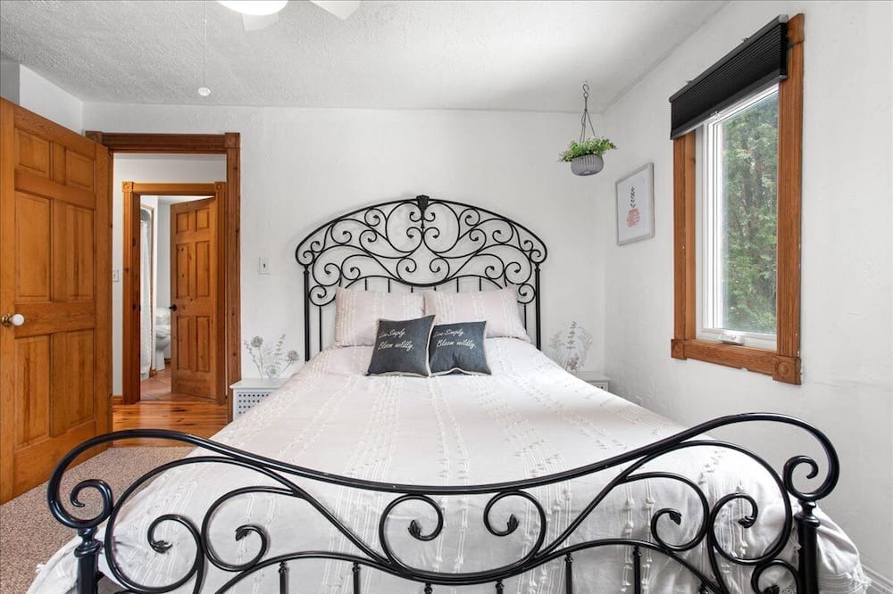 Photo of Bedroom in Tiny