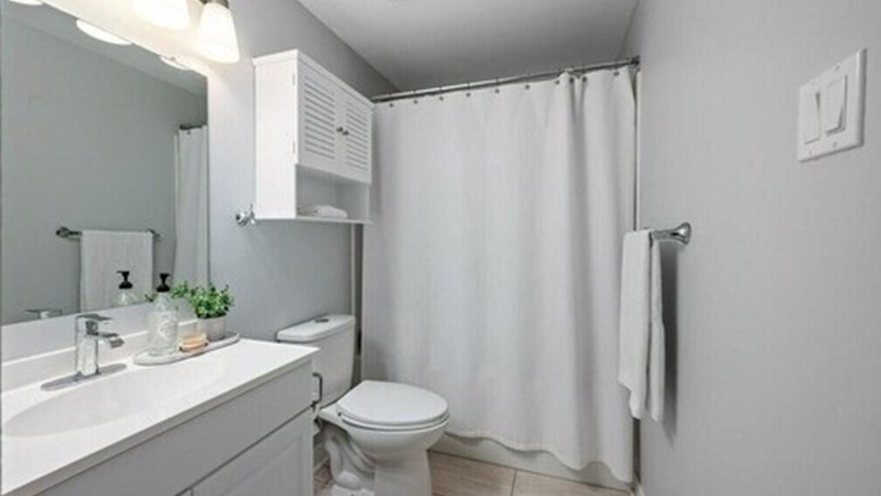 Photo of Bathroom in White Oaks
