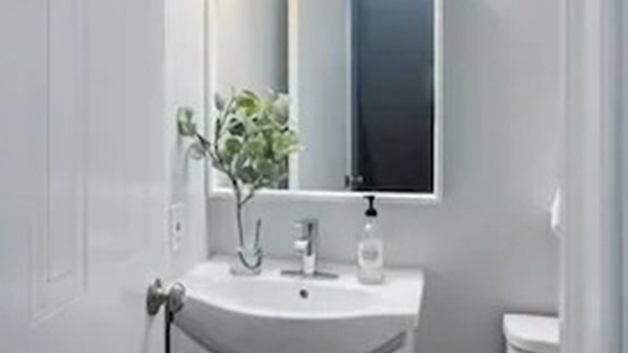 Photo of Bathroom in White Oaks