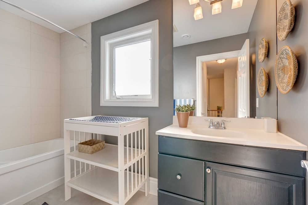 Photo of Bathroom in Old East York