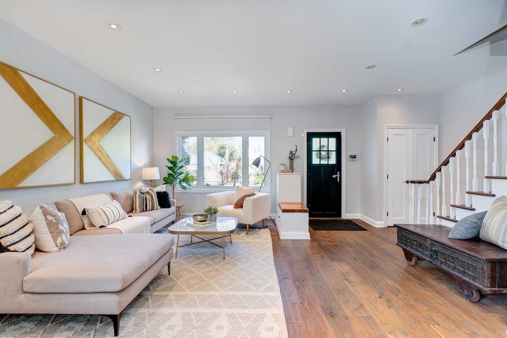 Photo of Livingroom in Old East York
