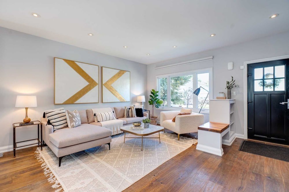 Photo of Livingroom in Old East York