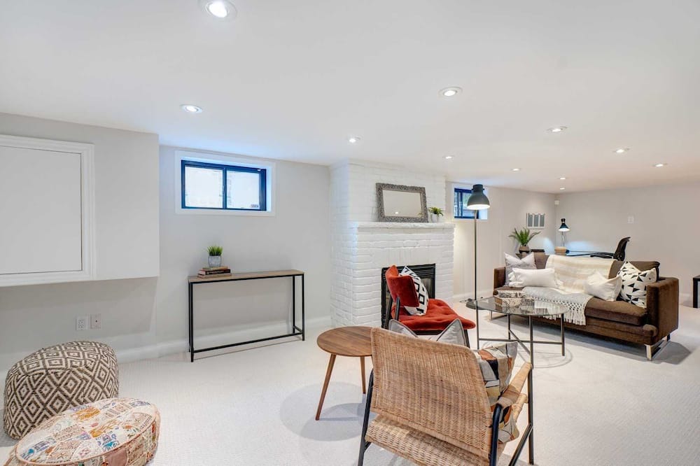 Photo of Livingroom in Old East York