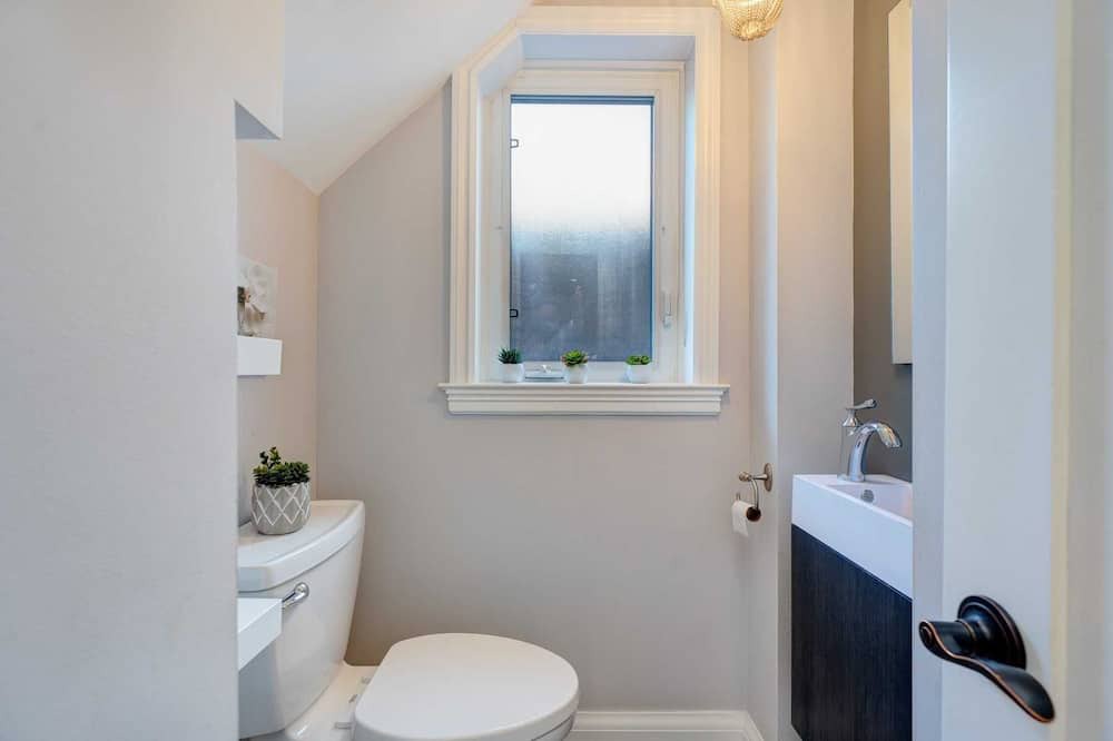 Photo of Bathroom in Old East York
