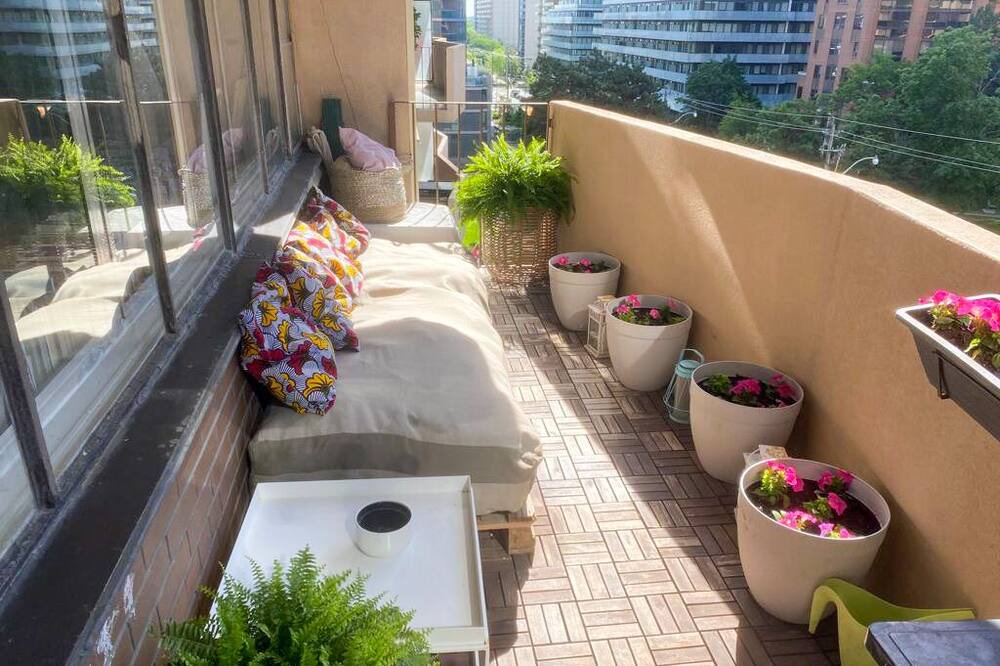 Photo of Patio Balcony in Yonge-Eglinton