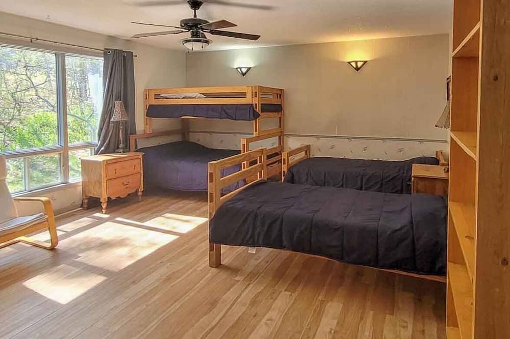 Photo of Bedroom in Addington Highlands