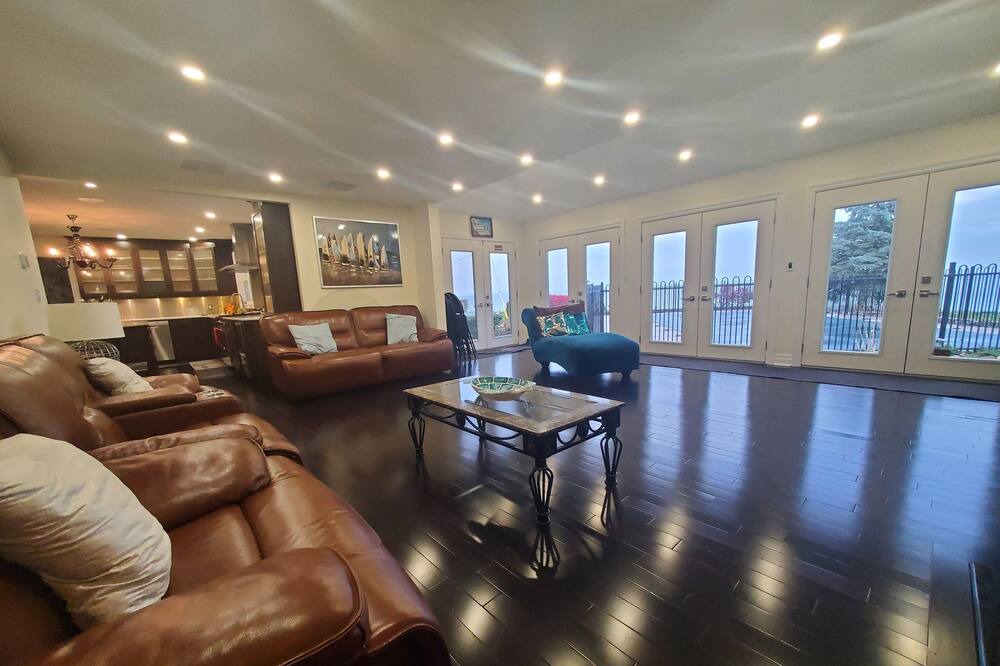 Photo of Outdoor in Stoney Creek