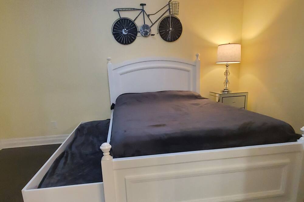 Photo of Bedroom in Stoney Creek