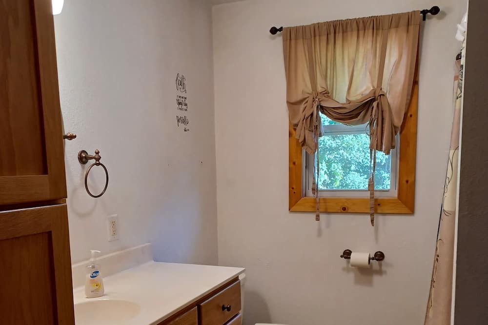 Photo of Bathroom in Akeley