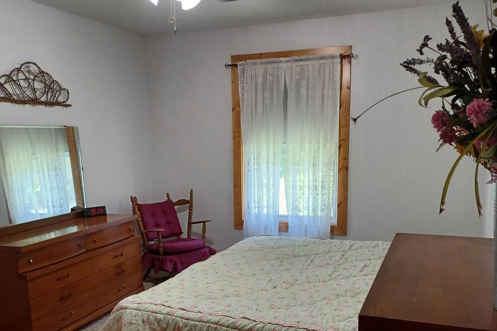 Photo of Bedroom in Akeley
