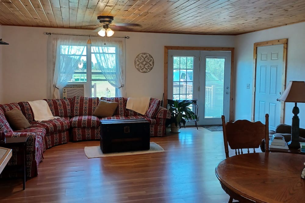 Photo of Livingroom in Akeley