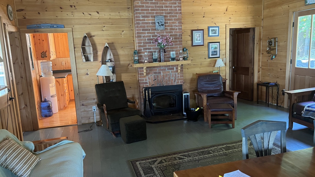 Photo of Livingroom in Lansdowne
