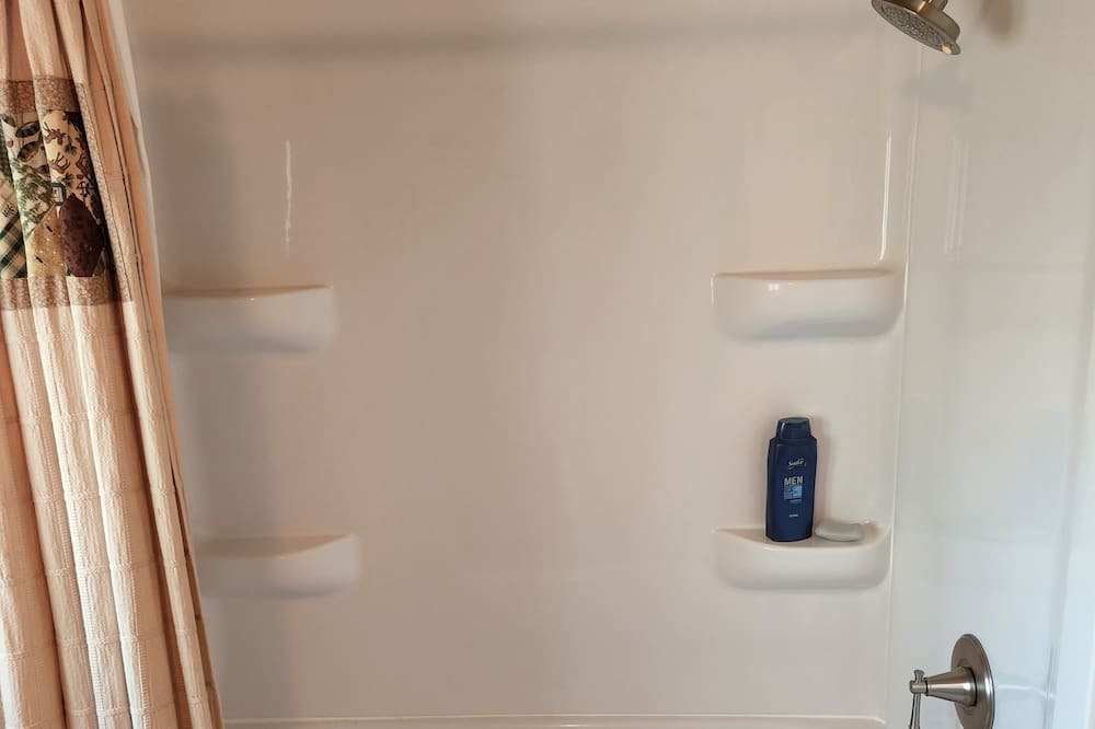 Photo of Bathroom in Remer