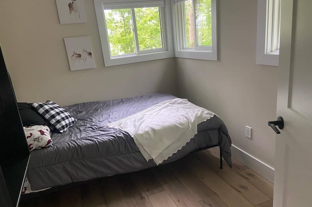 Photo of Bedroom in North Kawartha