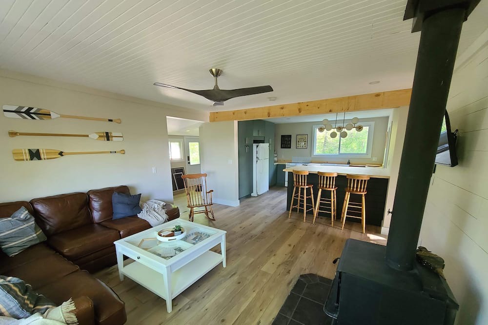Photo of Livingroom in North Kawartha