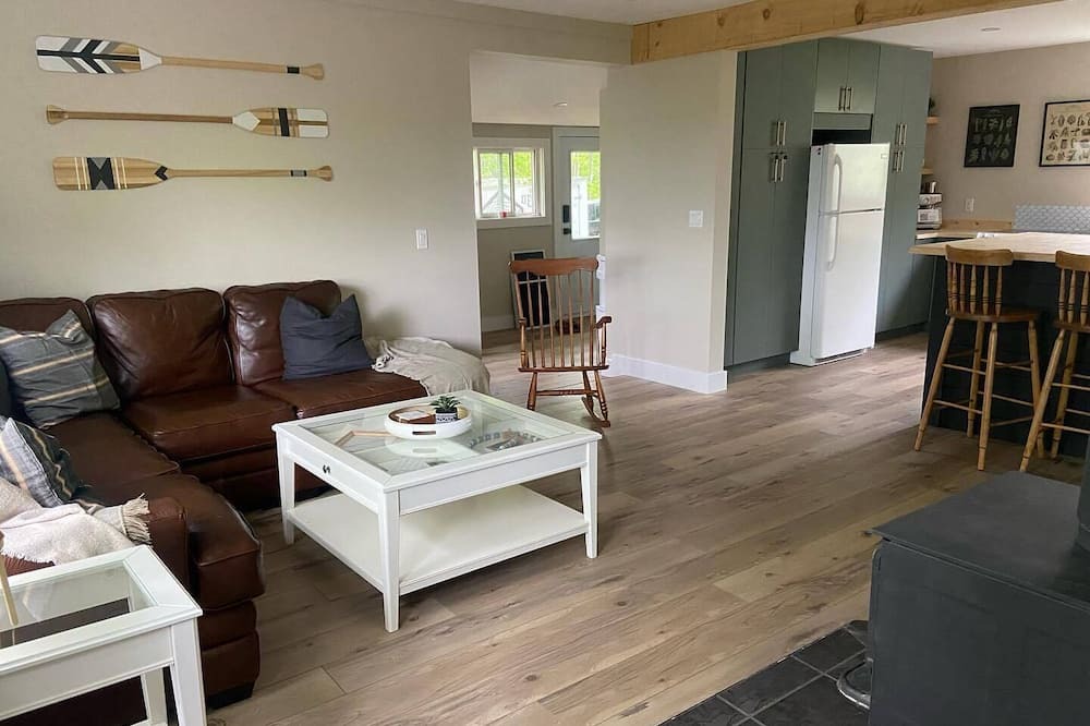 Photo of Livingroom in North Kawartha