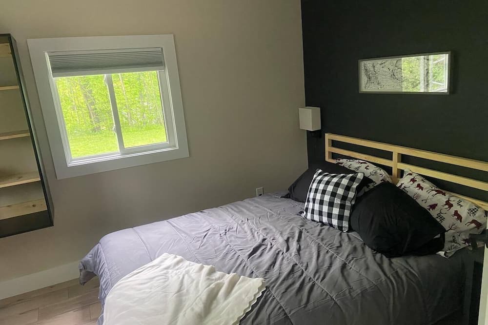 Photo of Bedroom in North Kawartha